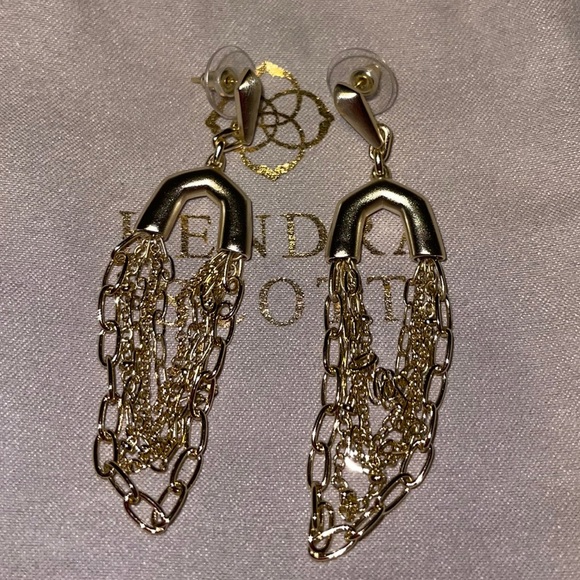 Earrings - Picture 1 of 1